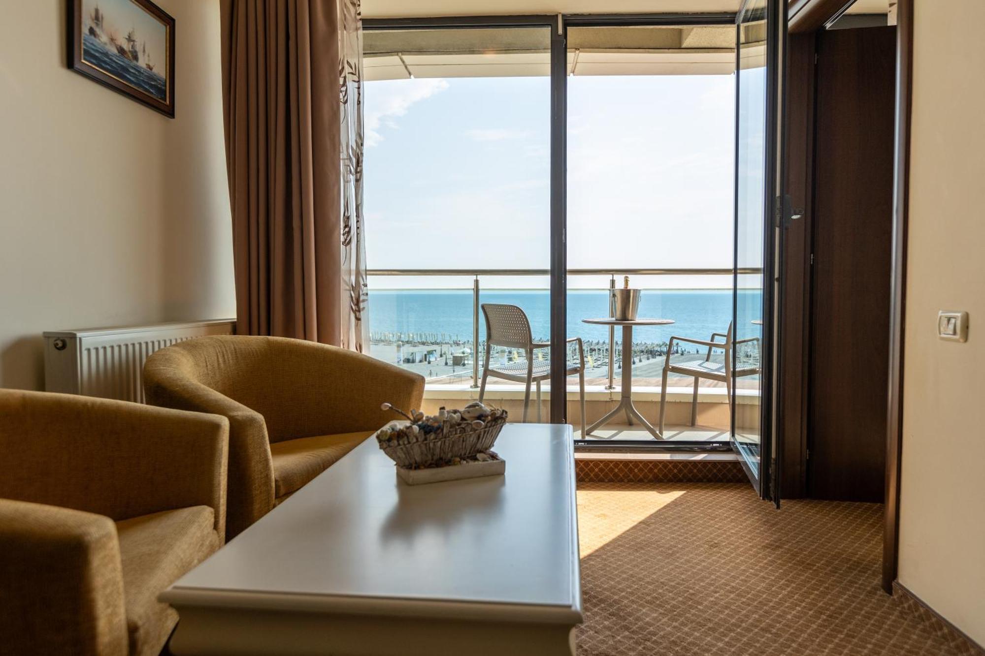 Hawaii Hotel Mamaia